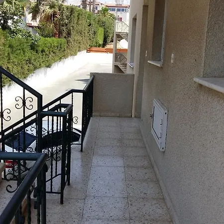 English Style Bayview Amathusia Λεμεσός